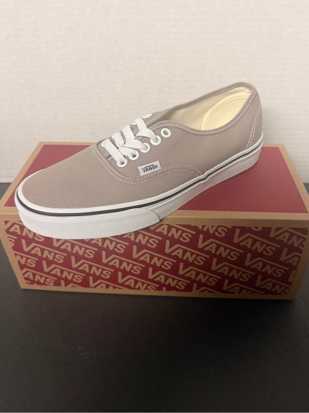 New VANS Authentic Women’s size 9/Men’s size 7.5 Theory Atmosphere